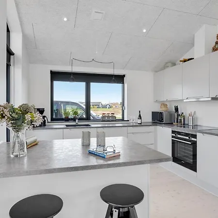 3 Bedroom Amazing In Tatil Evi Hørve