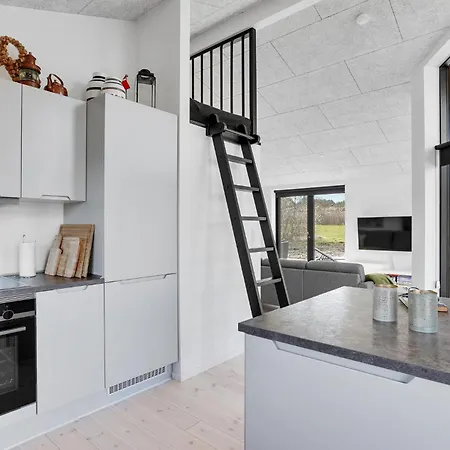 3 Bedroom Amazing In Holiday home