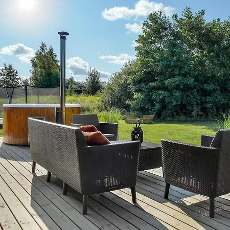 3 Bedroom Amazing In Holiday home *