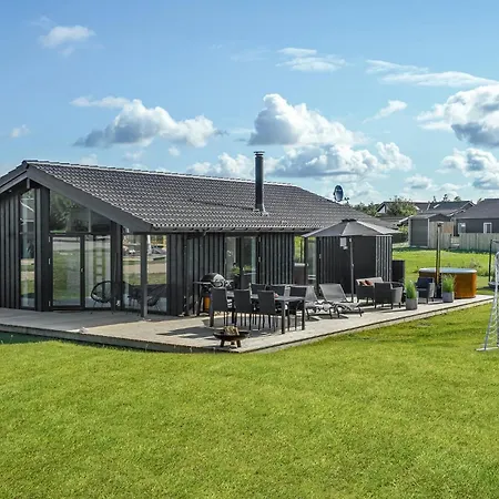 Holiday home 3 Bedroom Amazing In *